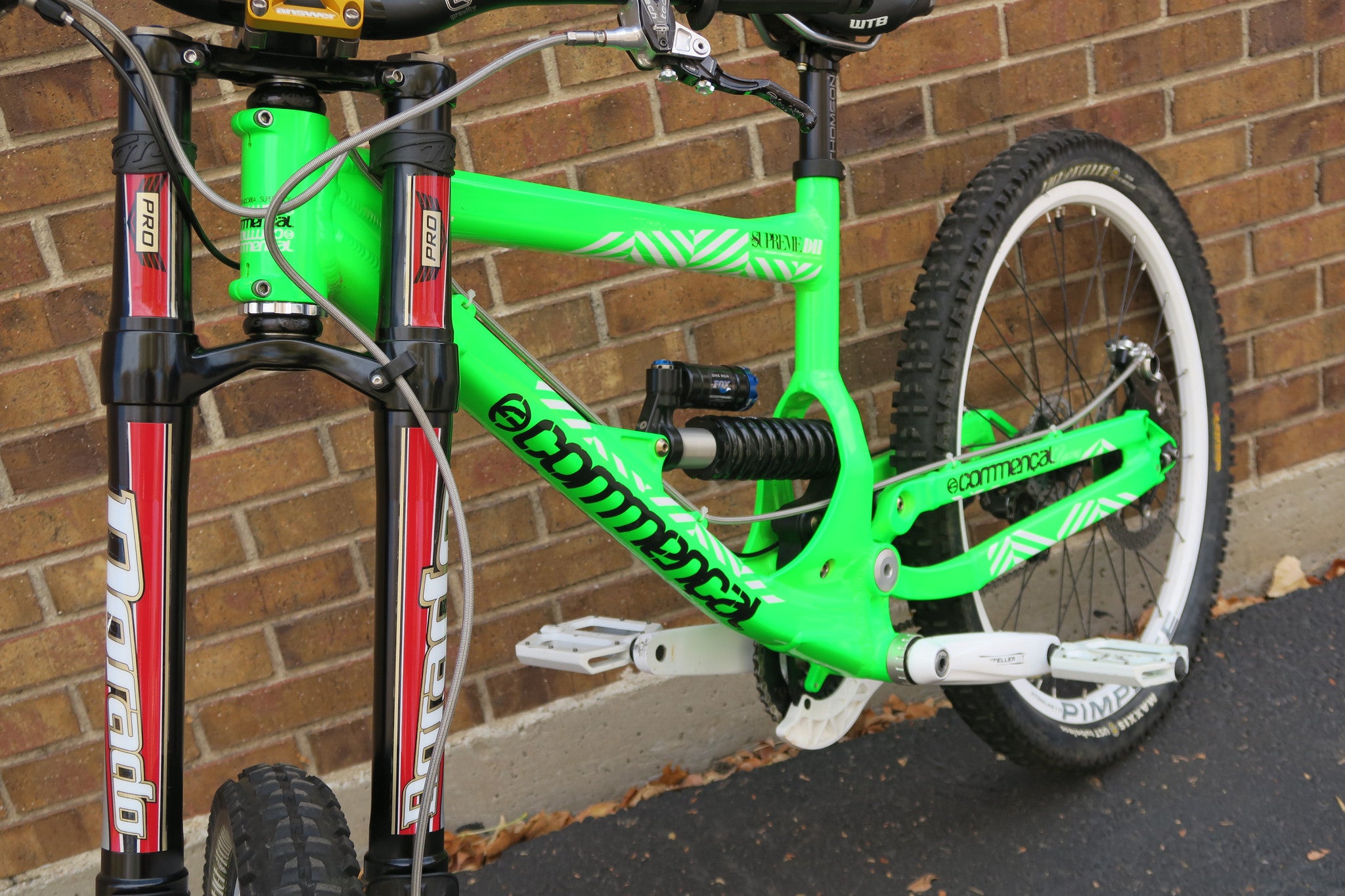 commencal supreme dh v2 2011