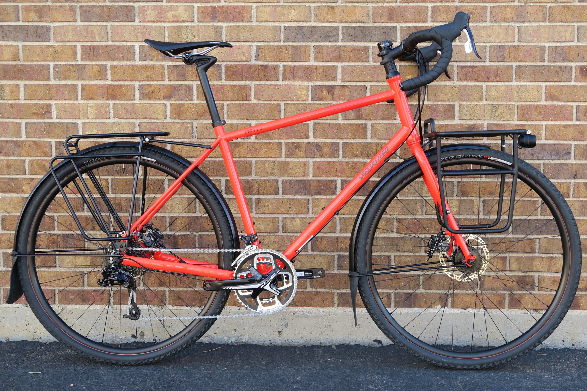 specialized touring bicycles