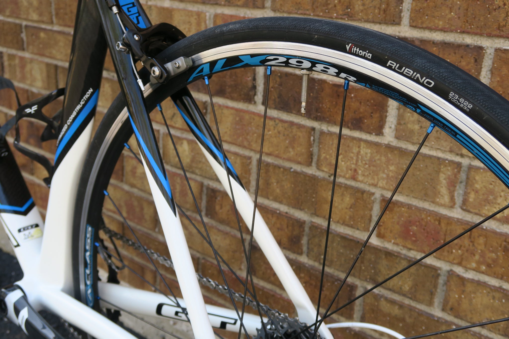 gt strike carbon road bike