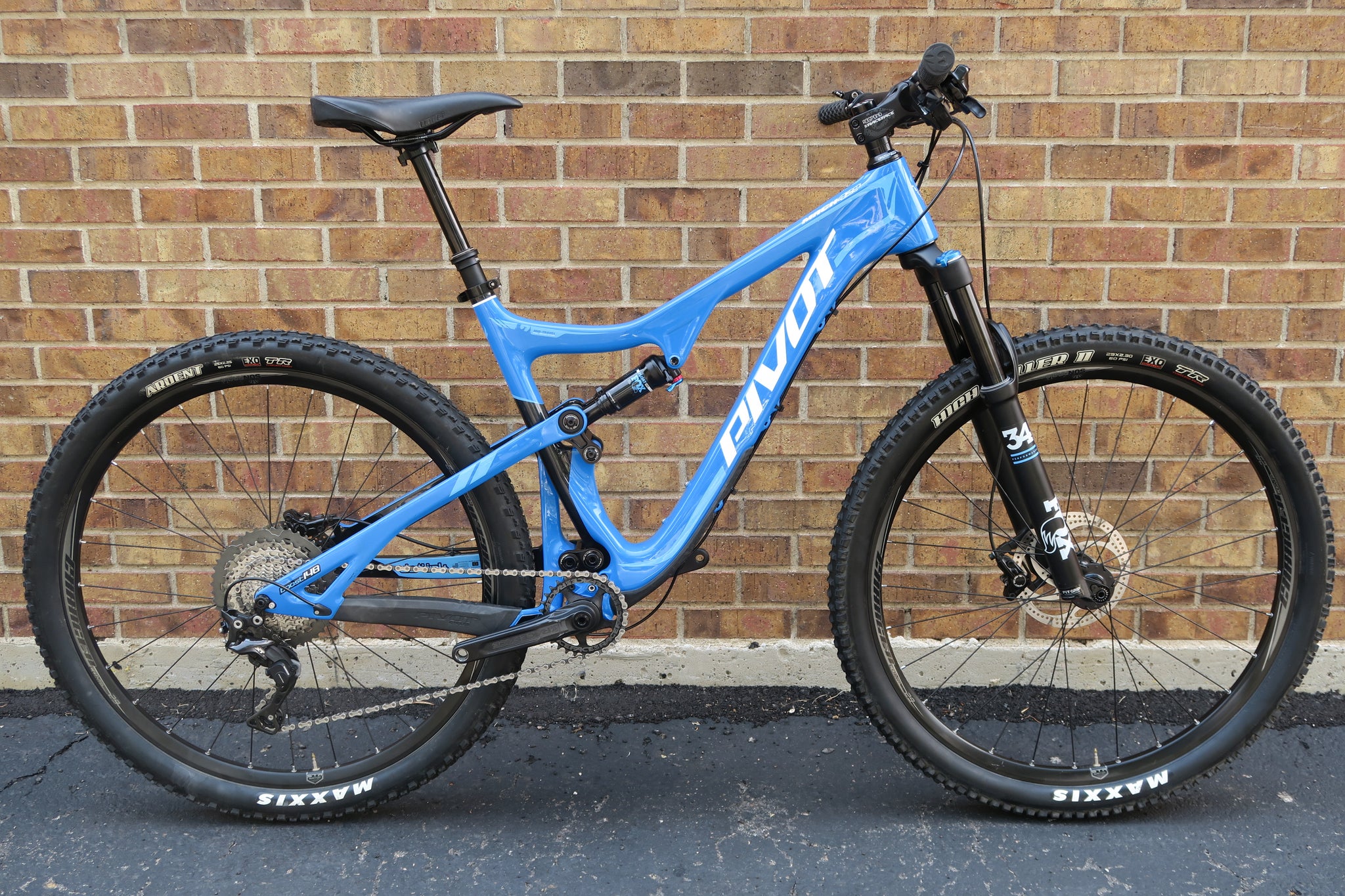 pivot mach 429 frame