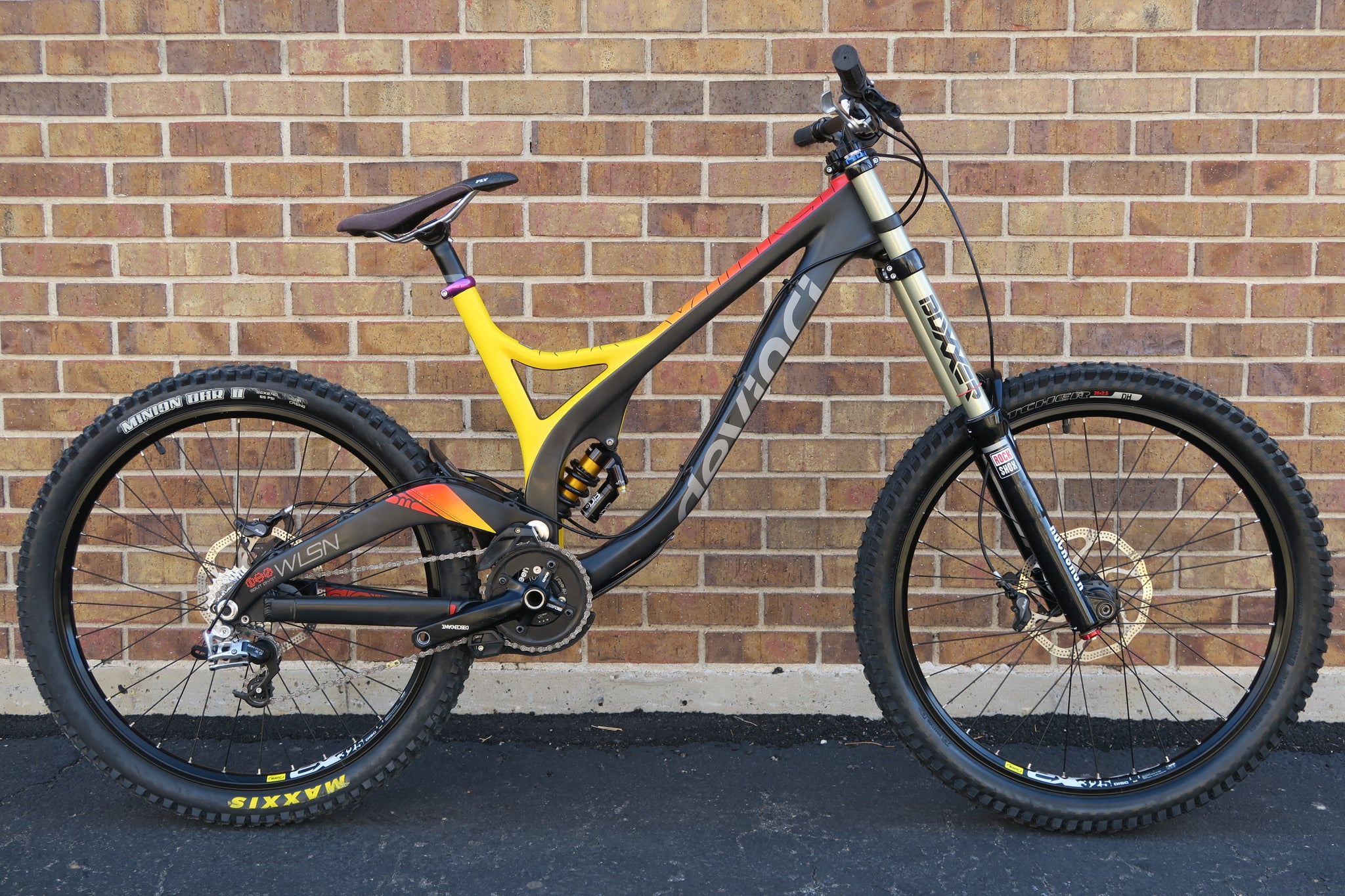 devinci dh bike