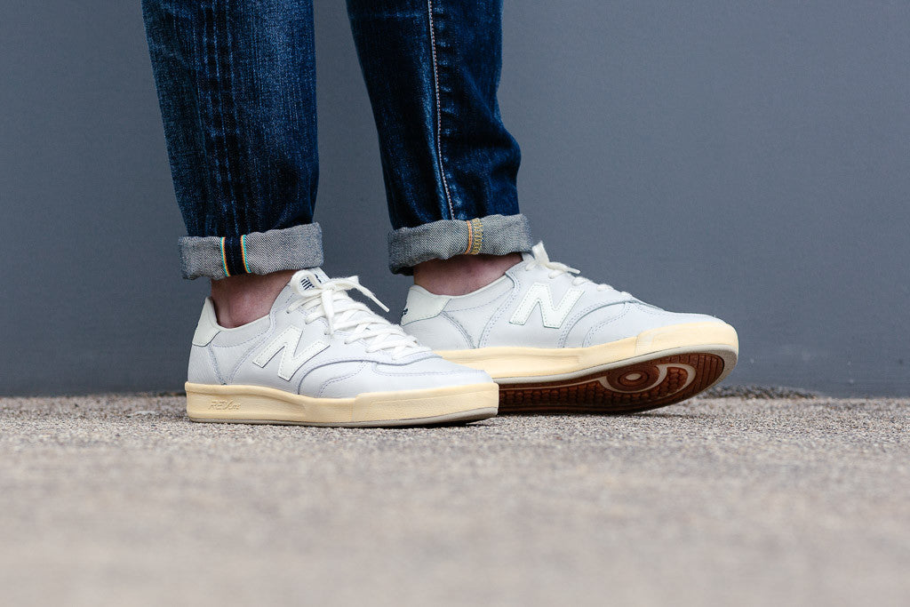 new balance leather court sneaker white/tan/denim