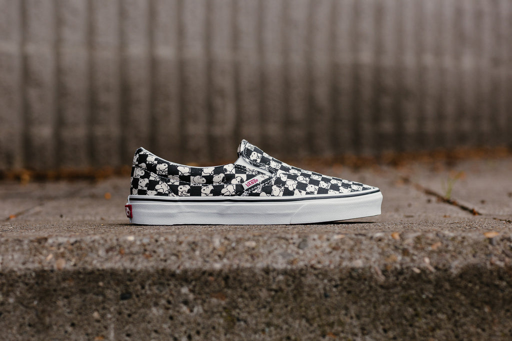 vans x peanuts checkerboard slip-on sneaker