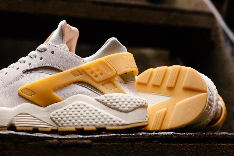 nike air huarache yellow