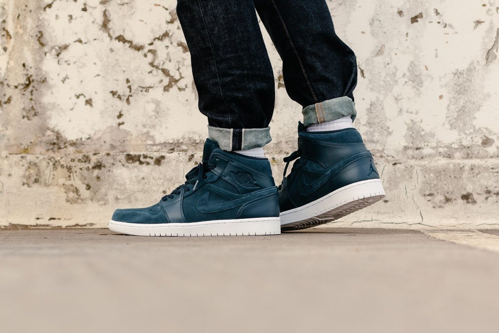 air jordan 1 mid armory navy