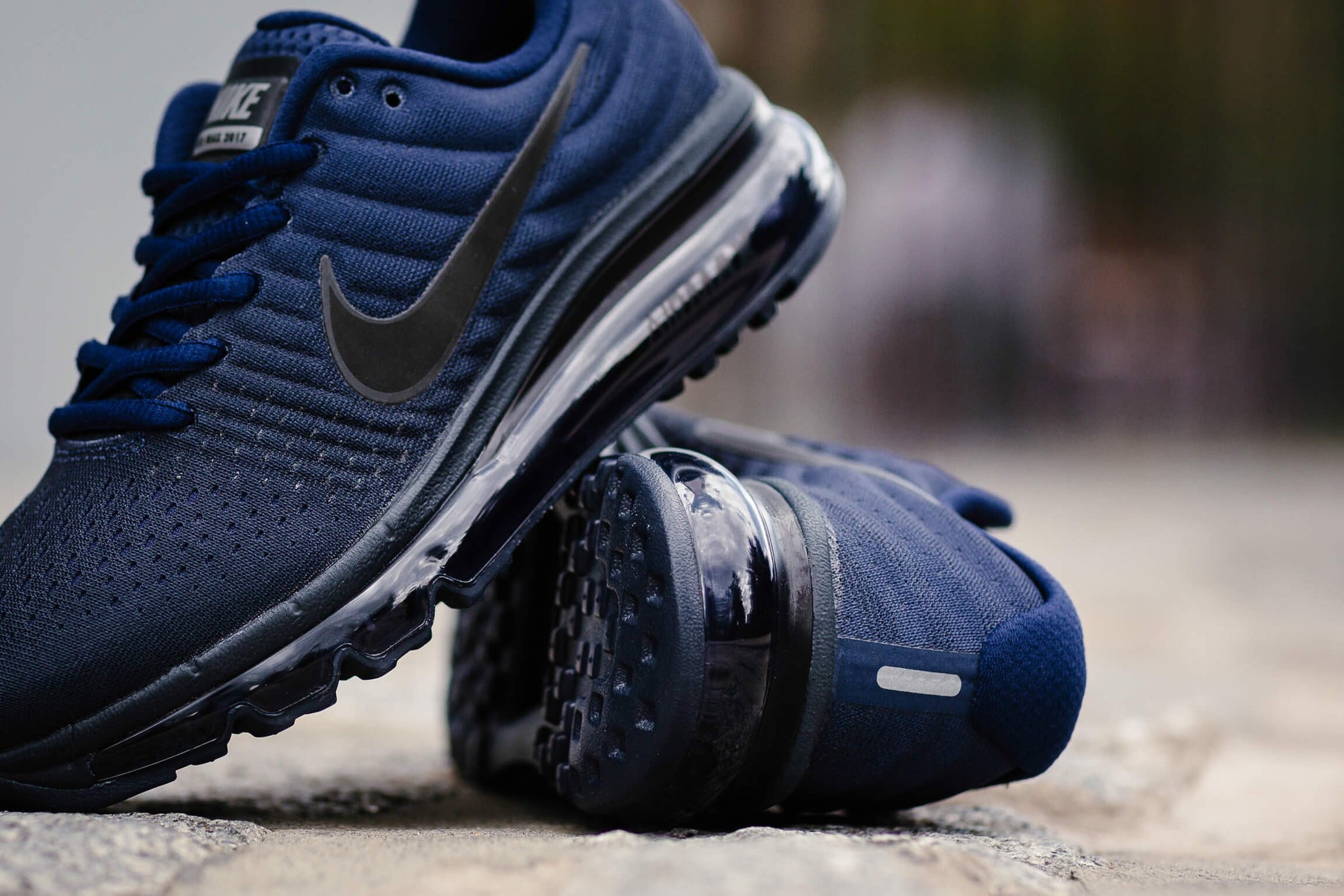 nike air max blue and black