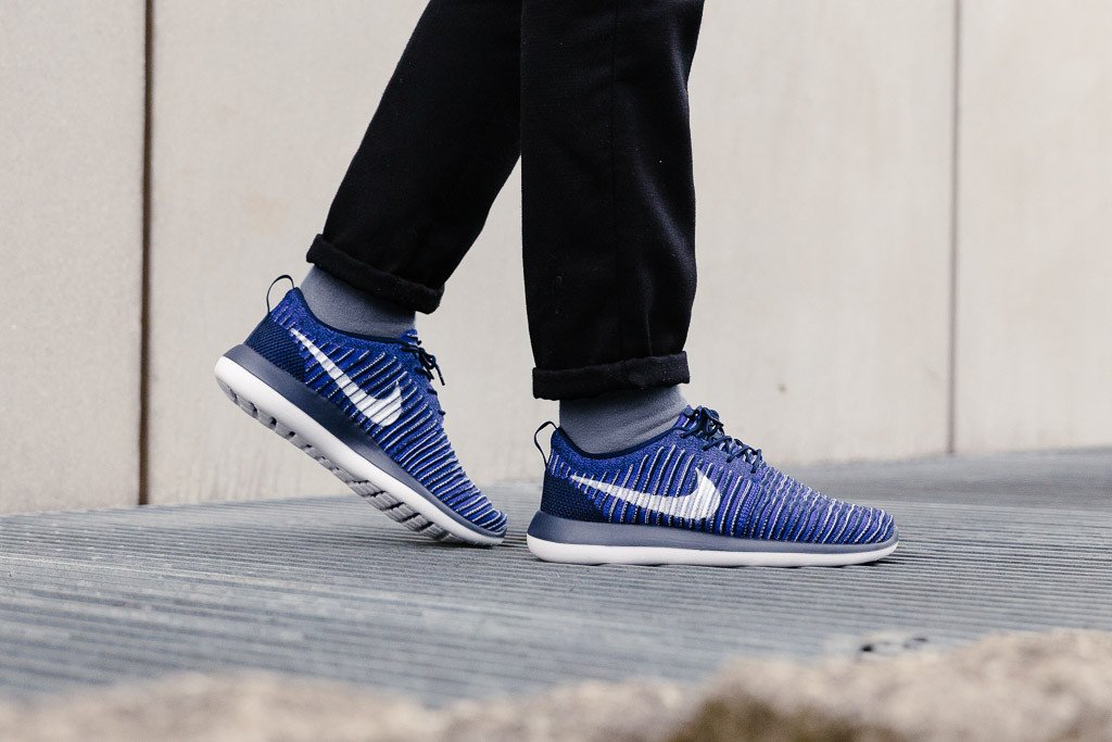 blue and white roshes