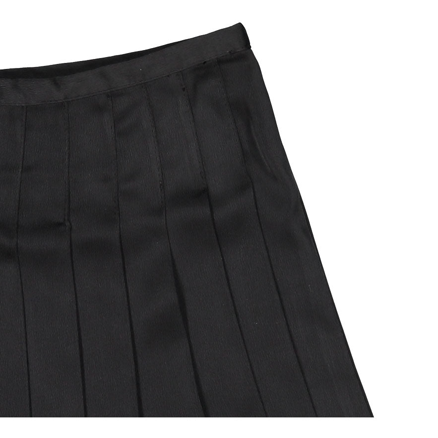 black pleated skirt