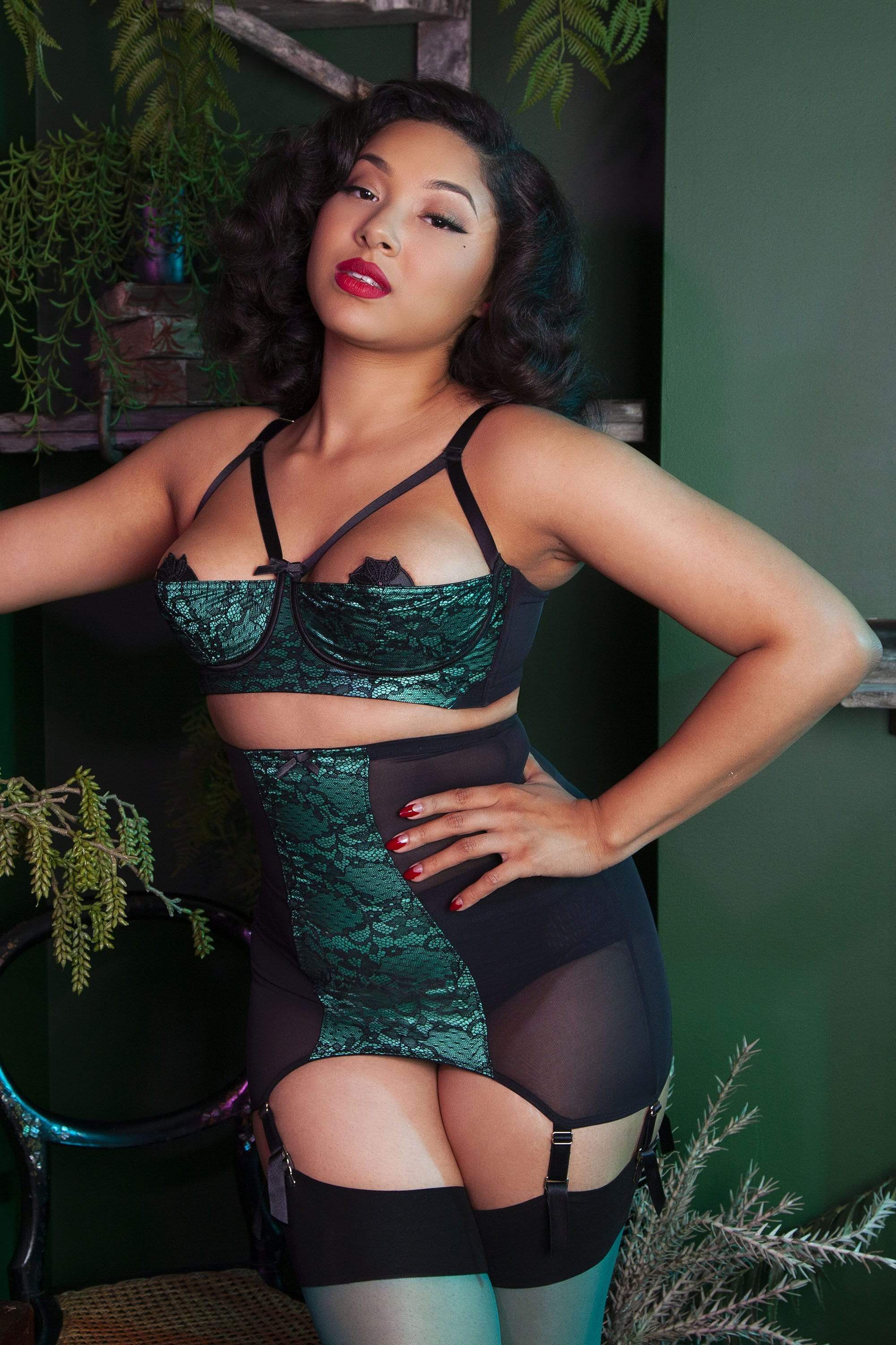 Elsie Emerald Green Lace Girdle