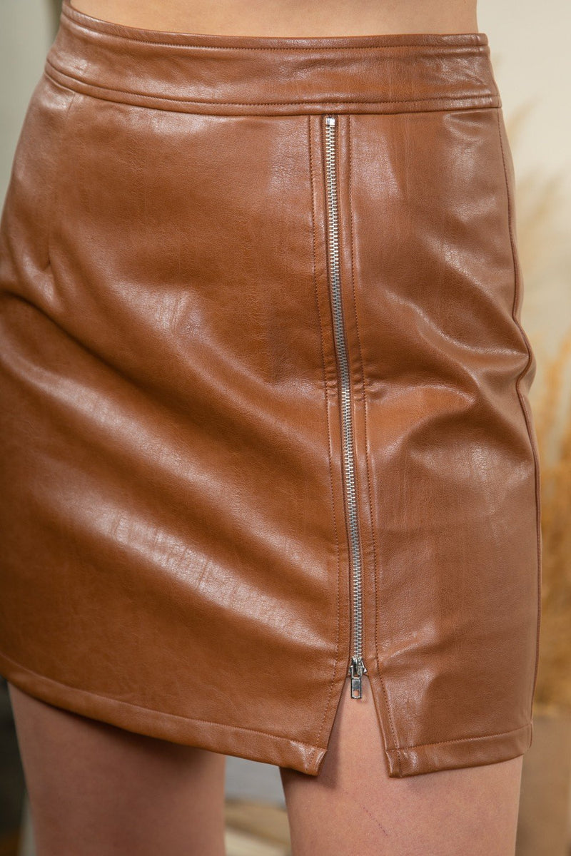 Front zipper faux leather mini skirt