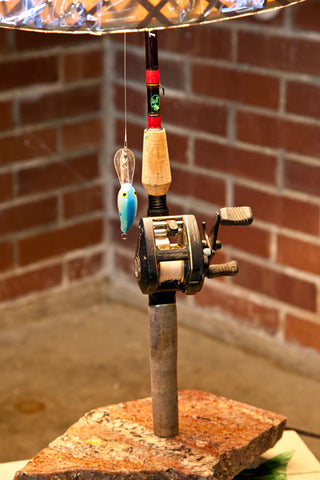 Bait caster fishing lamp