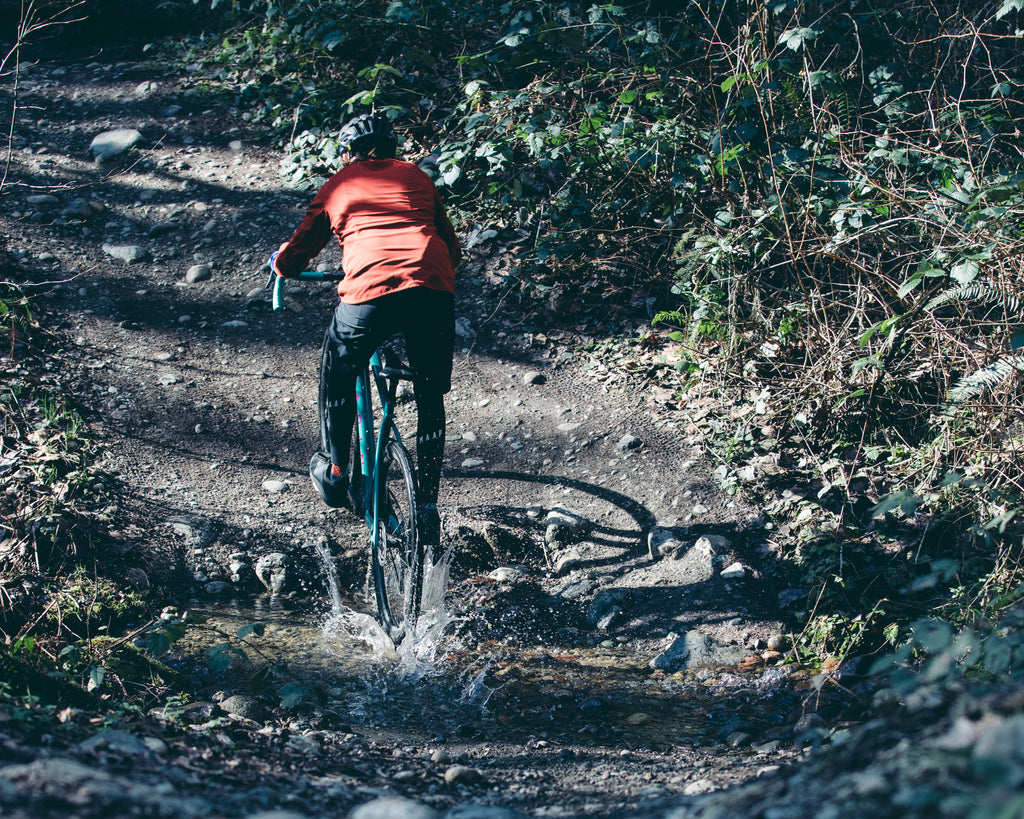 Adding a dropper post to your drop bar bike can significantly improve your riding experience.