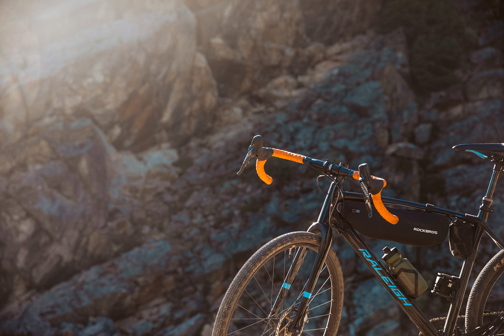 The PNW Components Coast Handlebar is wide for stability and comfort.