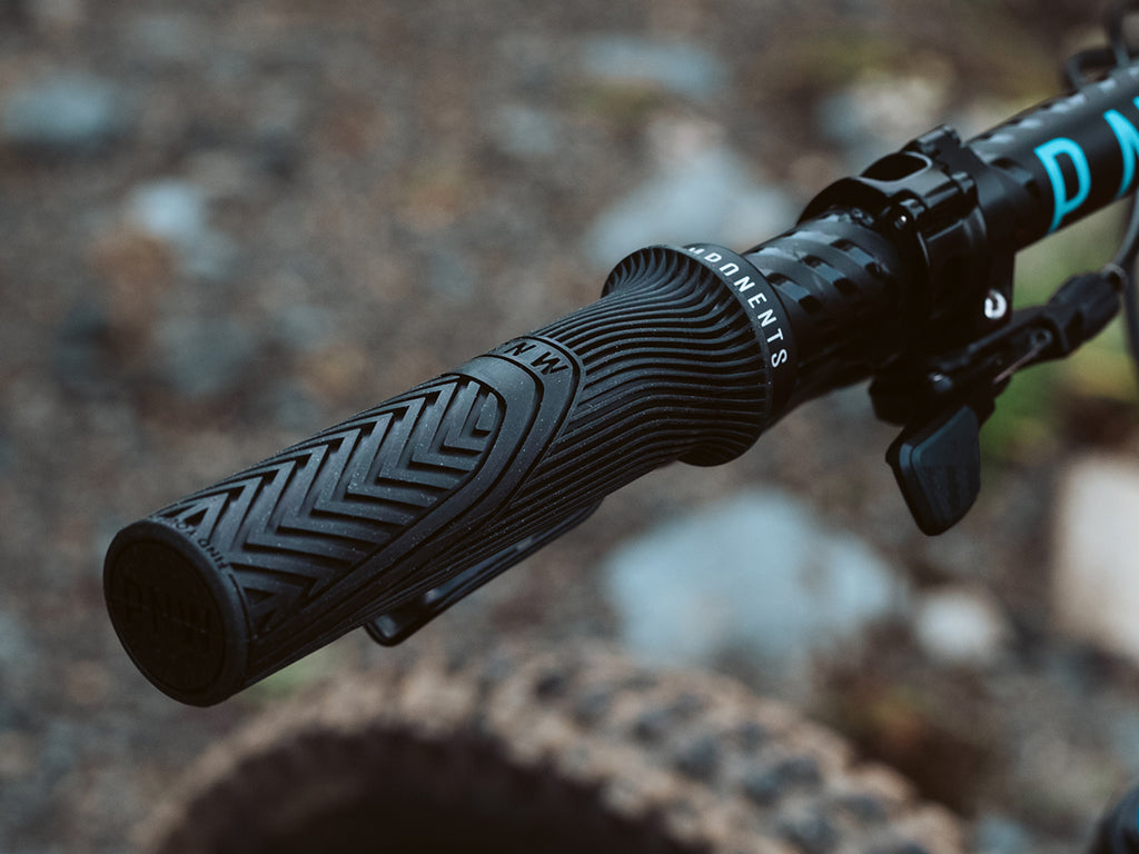 Singletracks Reviews PNW Components Range Handlebar, Range Stem and Loam Grips