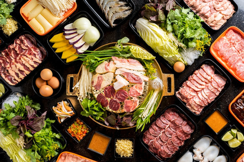 the tradition Japanese style hotpot which put meat and vegetable boiled and grilled in hot soup