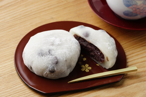 Mochi with a filling are called daifuku