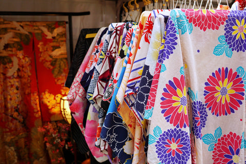 Yukata vs Kimono: What's the Difference? – Japan Objects Store