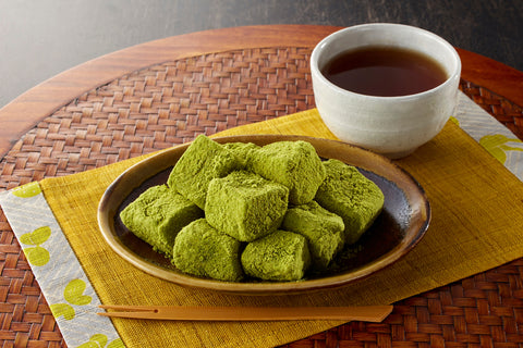 Matcha warabi mochi with tea