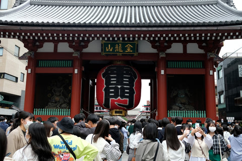 Kaminarimon Gate at Sensoji crowded, essential for first time visitors