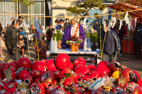 Rituals happening before burning the daruma dolls. Tokyo, Daruma Festival