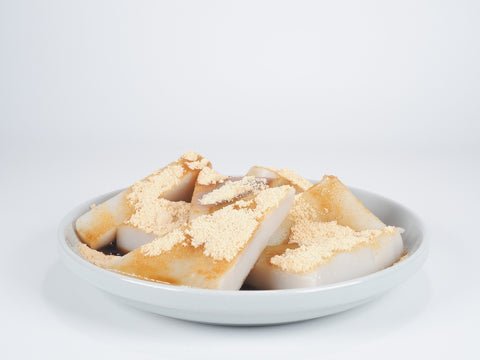 Kuzumochi is made with flour from the root of the kudzu plant