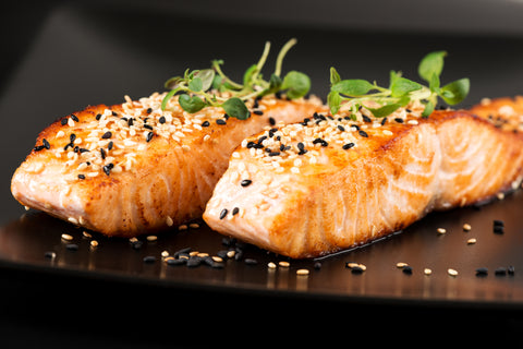 Grilled salmon and sesame seeds