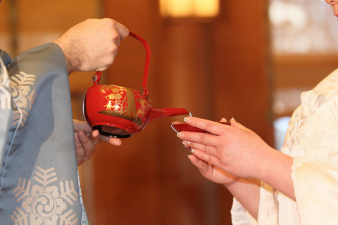 Wedding ritual in Japan involving sake