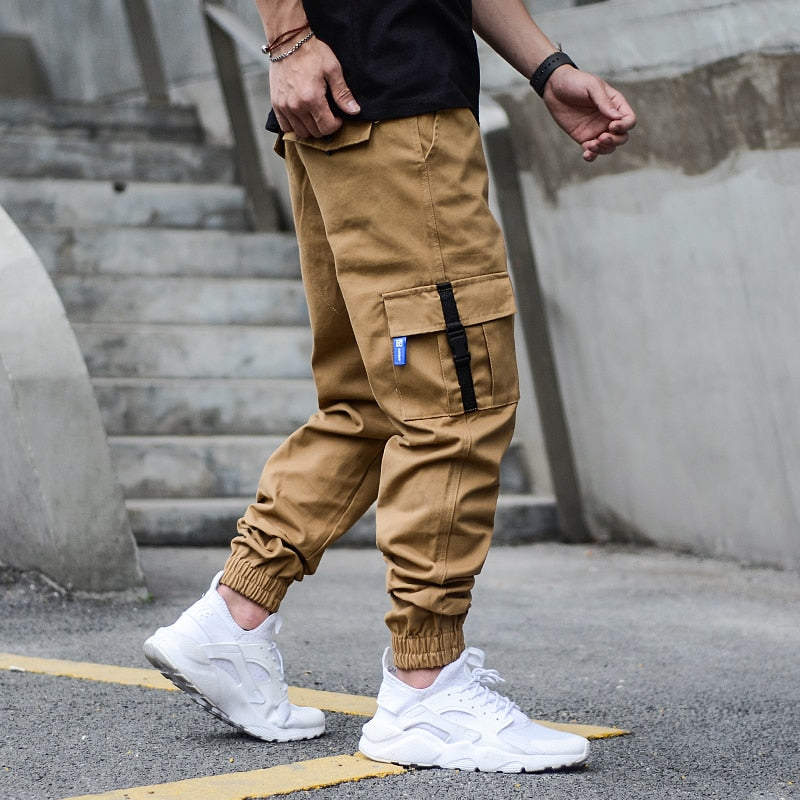 khaki jogger pants outfit