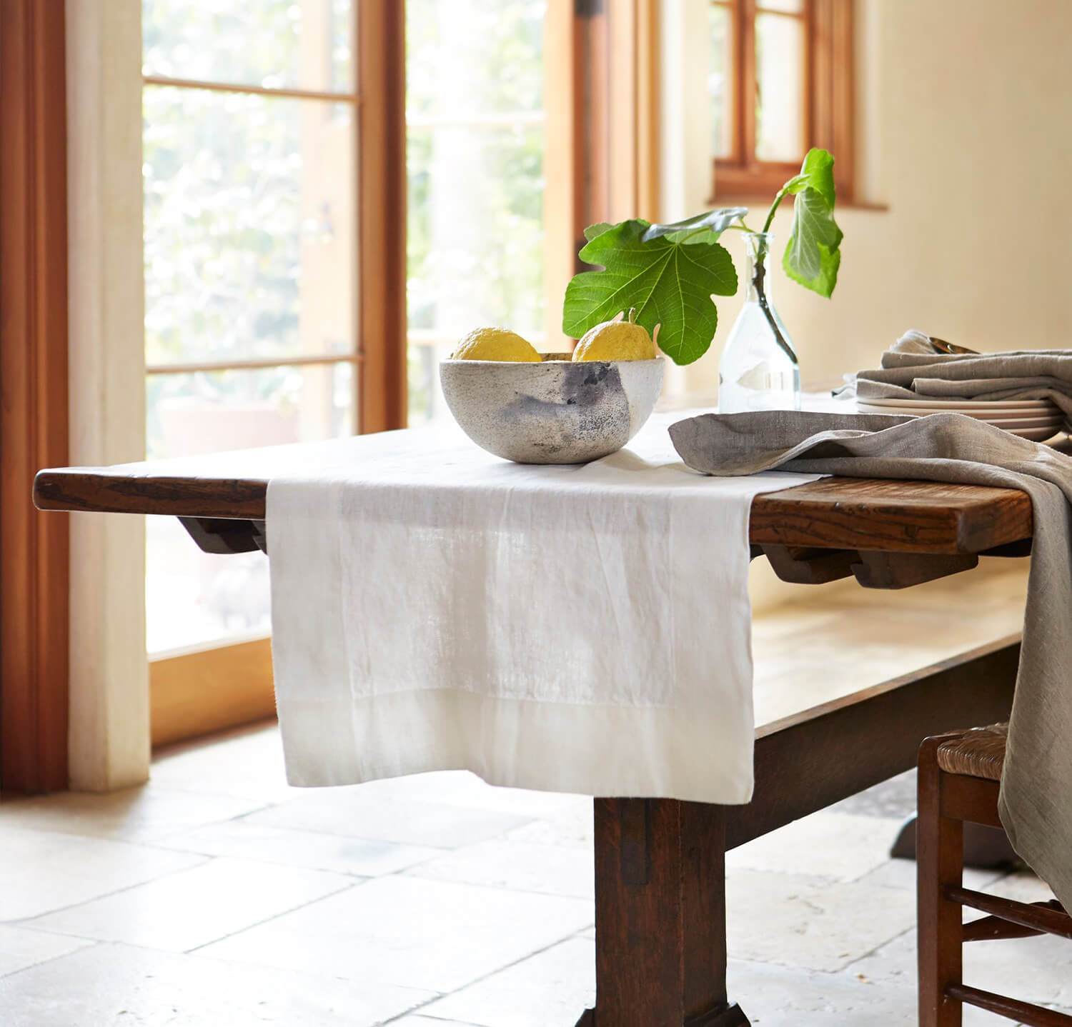 linen table runners