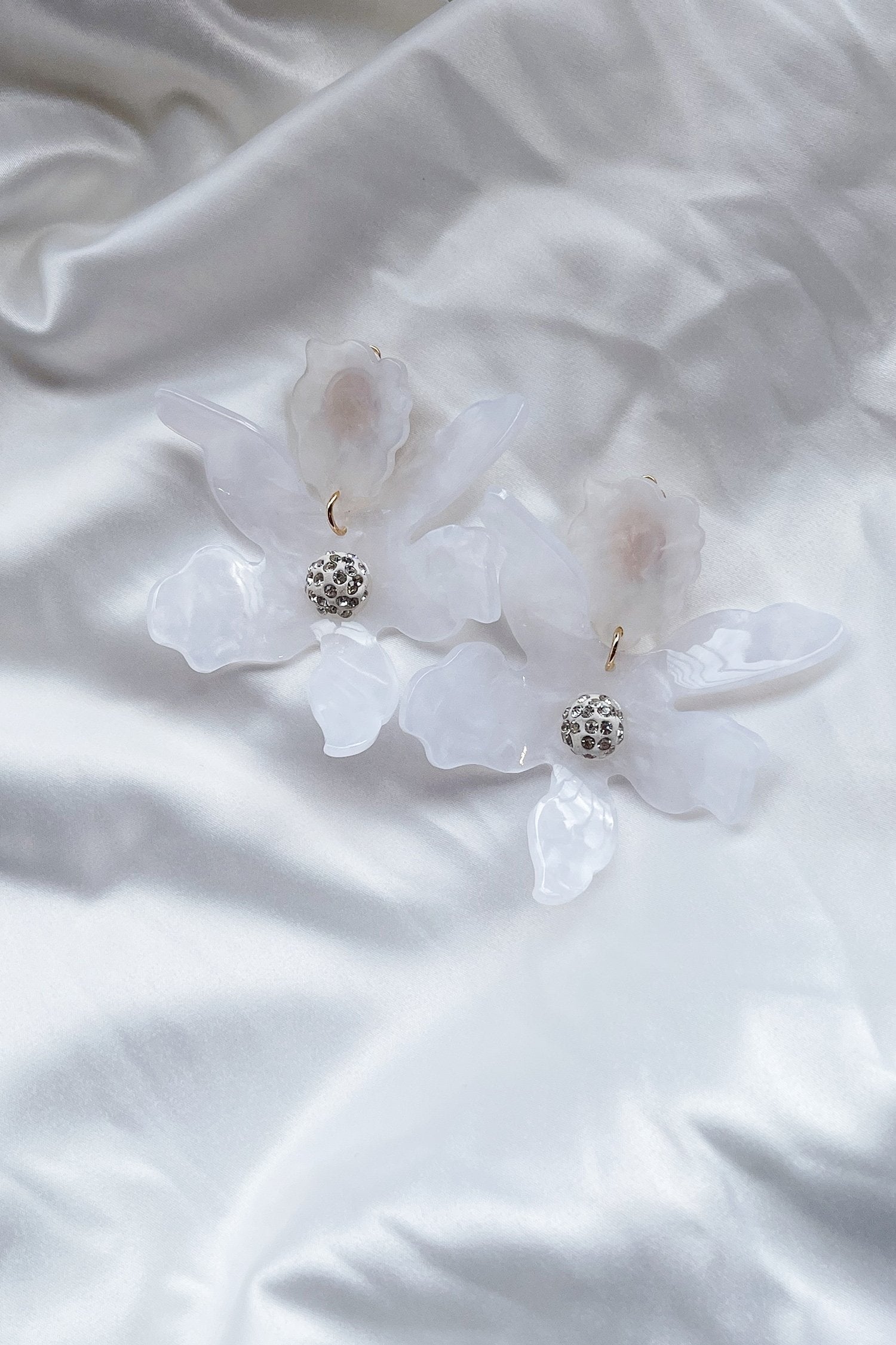 Adella White Flower Earrings