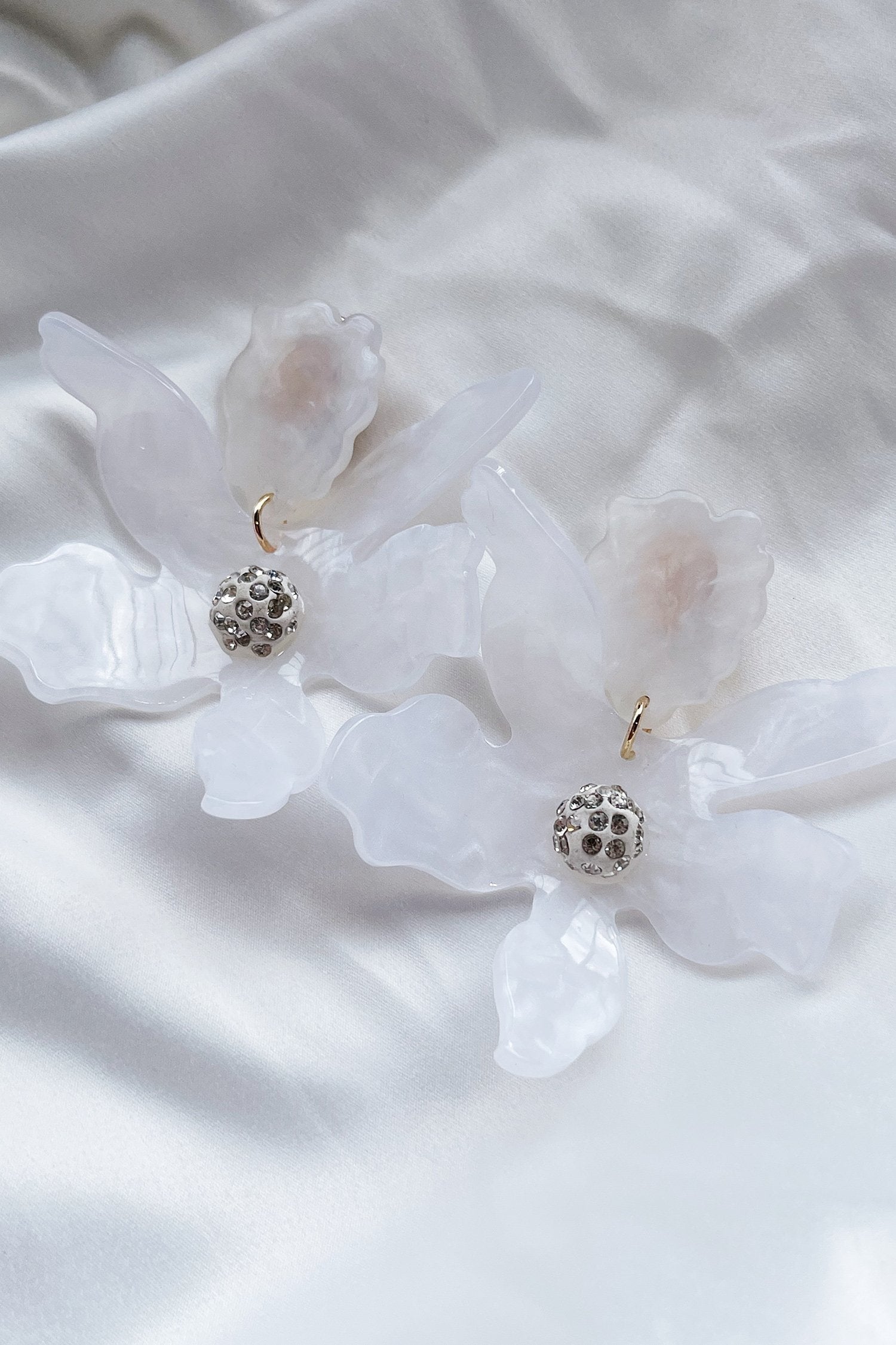 Adella White Flower Earrings