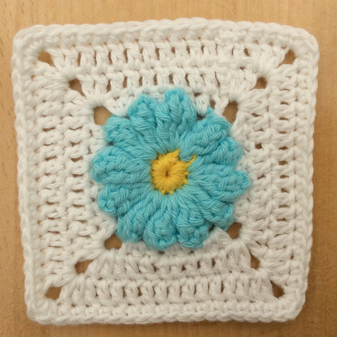 The Meadow Mystery CAL Clue 5 Daisy by Cotton Pod