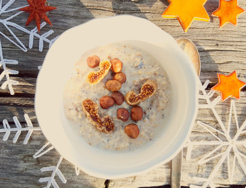 porridge-festive-recipe-christmas decorations-oatmeal-nuts