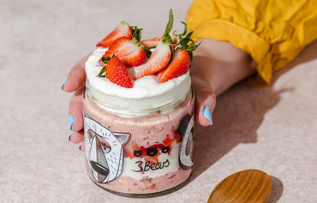 Strawberry Cheesecake Overnight Oats