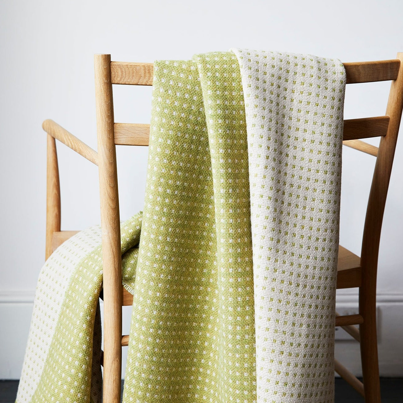 Maldwyn Dot Large Throw - Fern