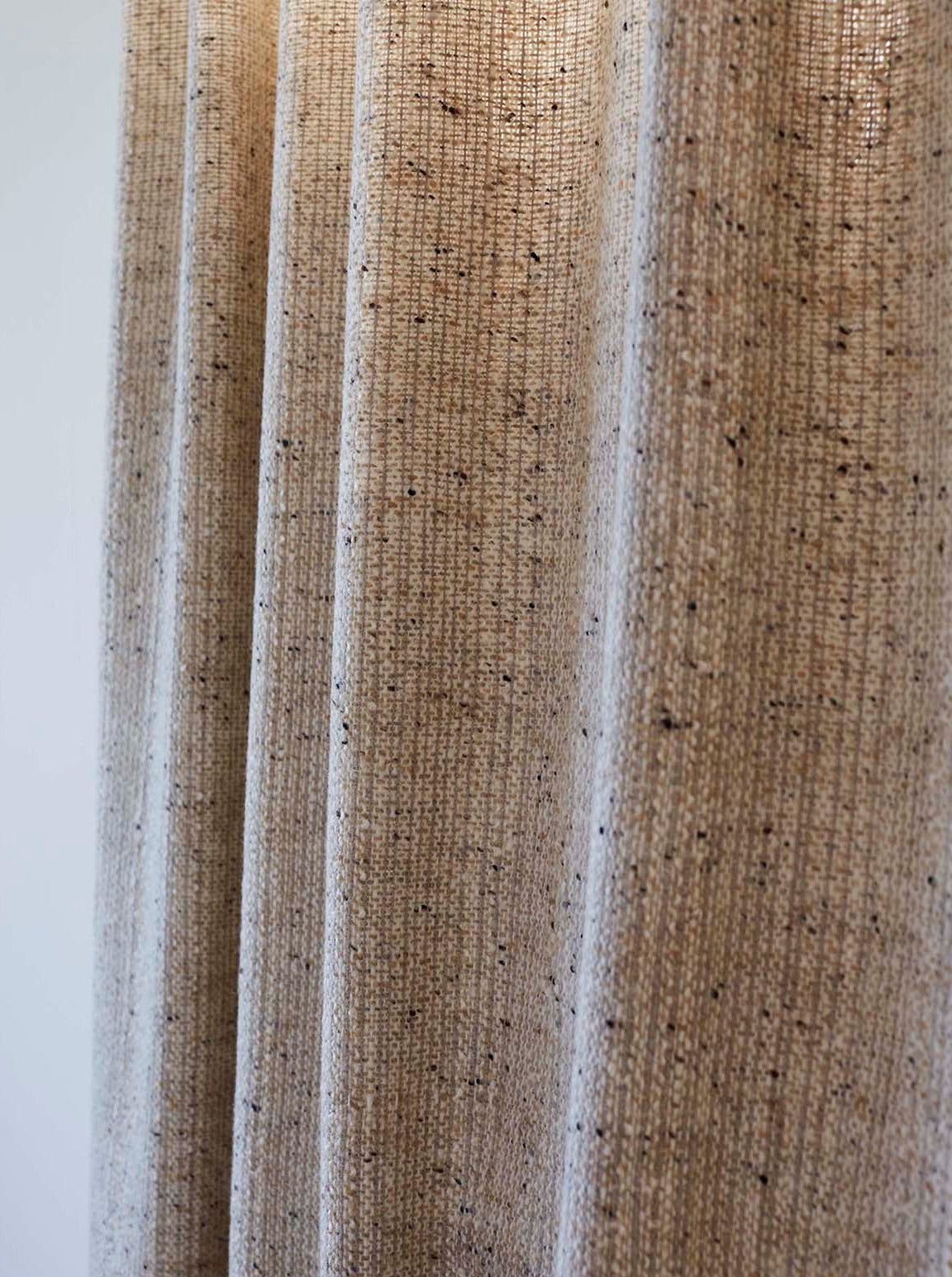 Mourne Classic Tweed Fabric - F401/11