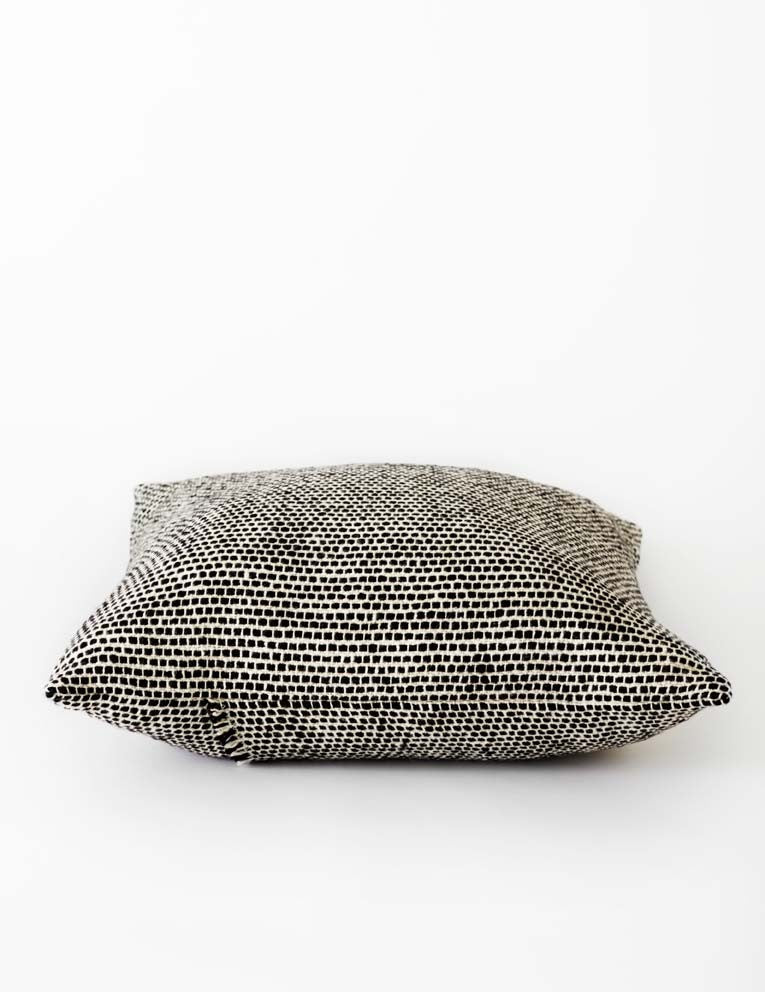 Tweed Emphasize Cushion - Monochrome III