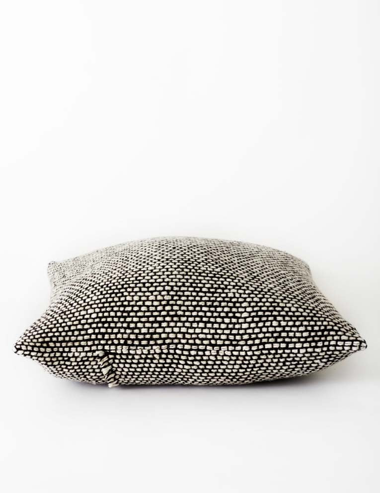 Tweed Emphasize Cushion - Monochrome II