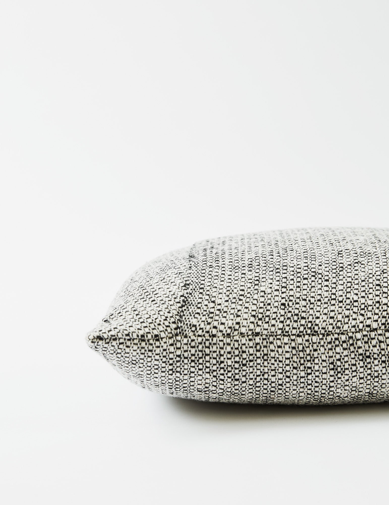 Tweed Emphasize Cushion - Monochrome I