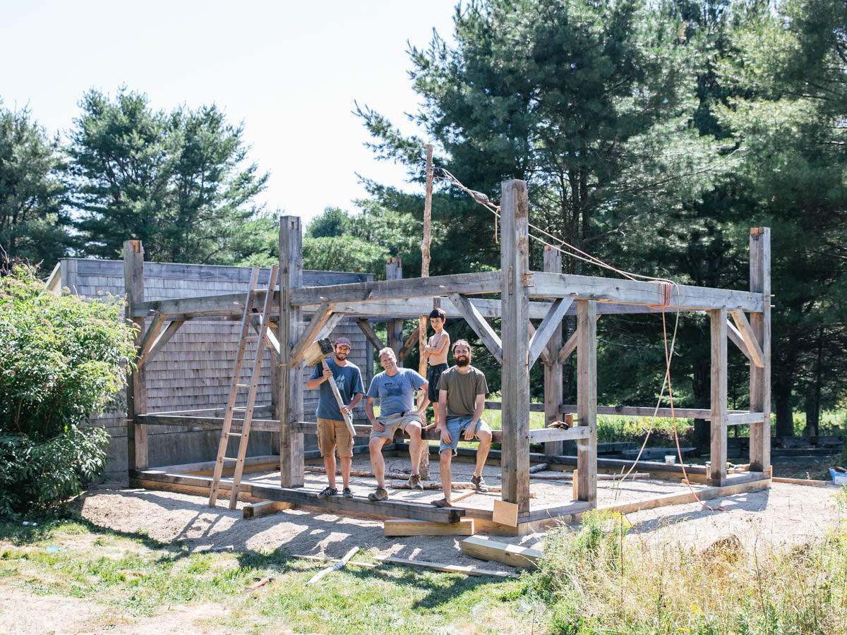 Townsends Presents: Raising a Log Barn 