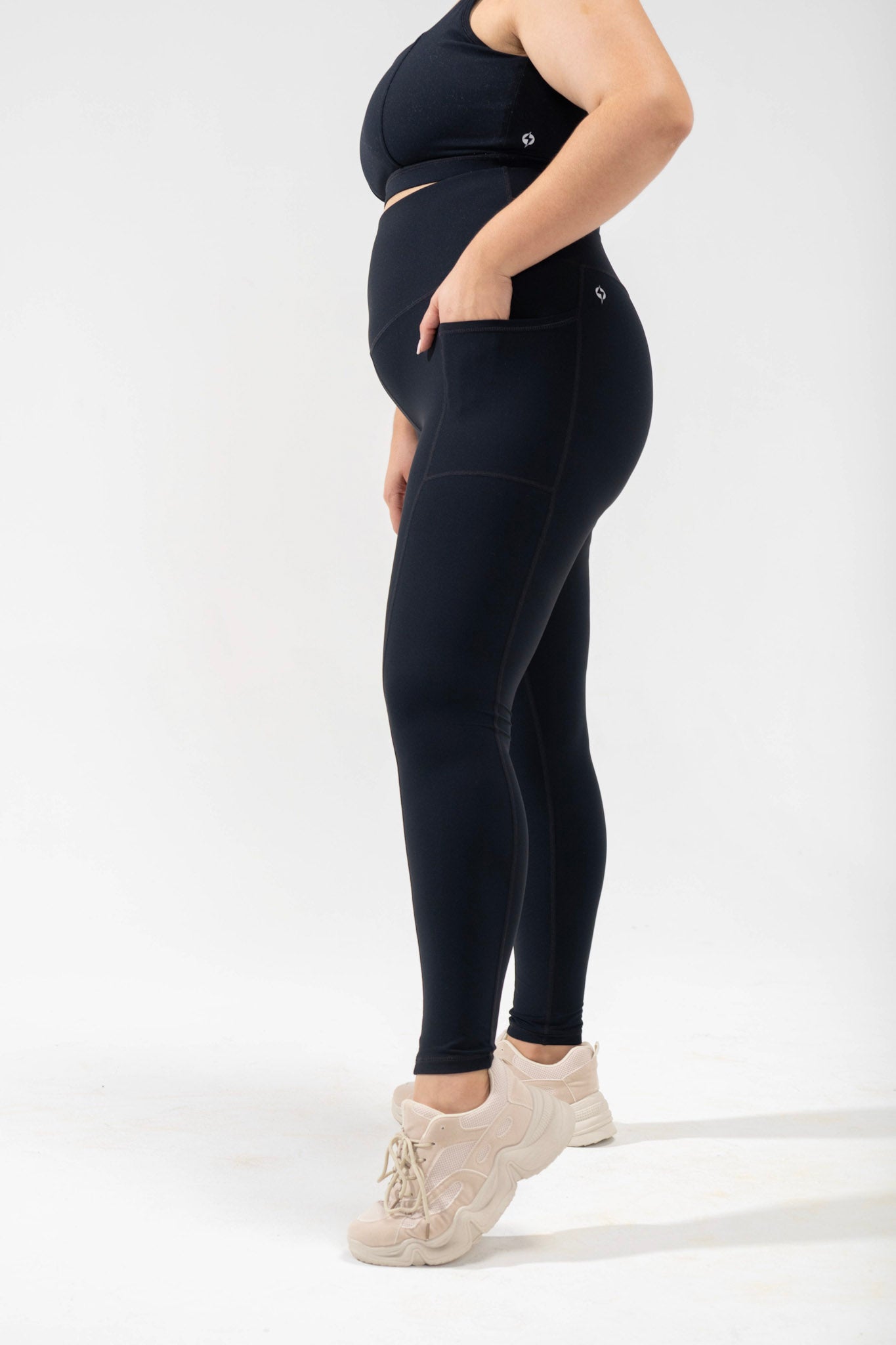 timeless legging pocket legging in black, POPFLEX cute activewear, plus size model