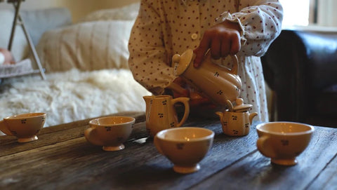 Ceramic tea sets