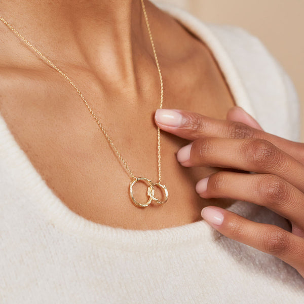 Engraved Interlocking Two Circle Necklace Rose Gold – Belbren