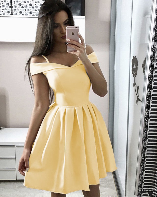 Sexy Yellow Short Prom Dresses Homecoming Dresses with Rhinestones