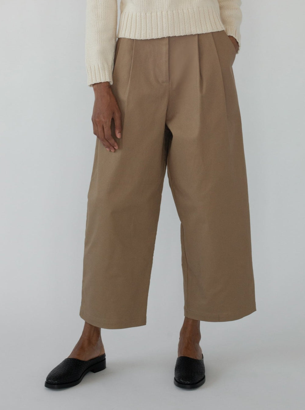 SHAINA MOTE WRAPPING TULIA PANT / OLIVE | gulatilaw.com