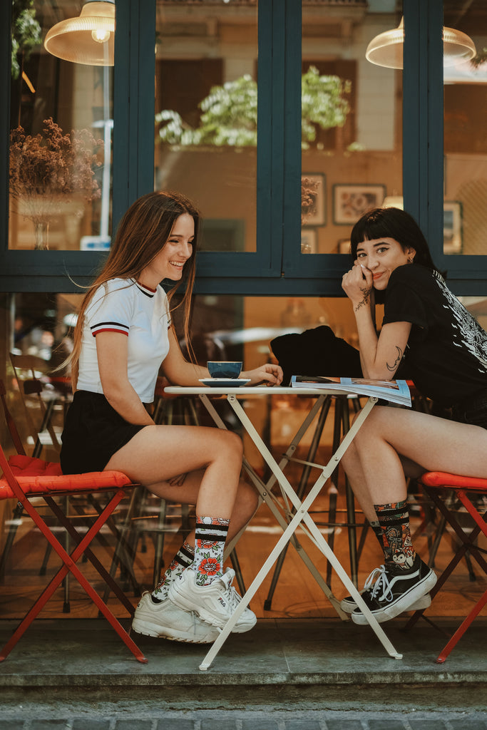 coffeeshop girl americansocks calcetines barcelona arcdeltriomf spain coffee 