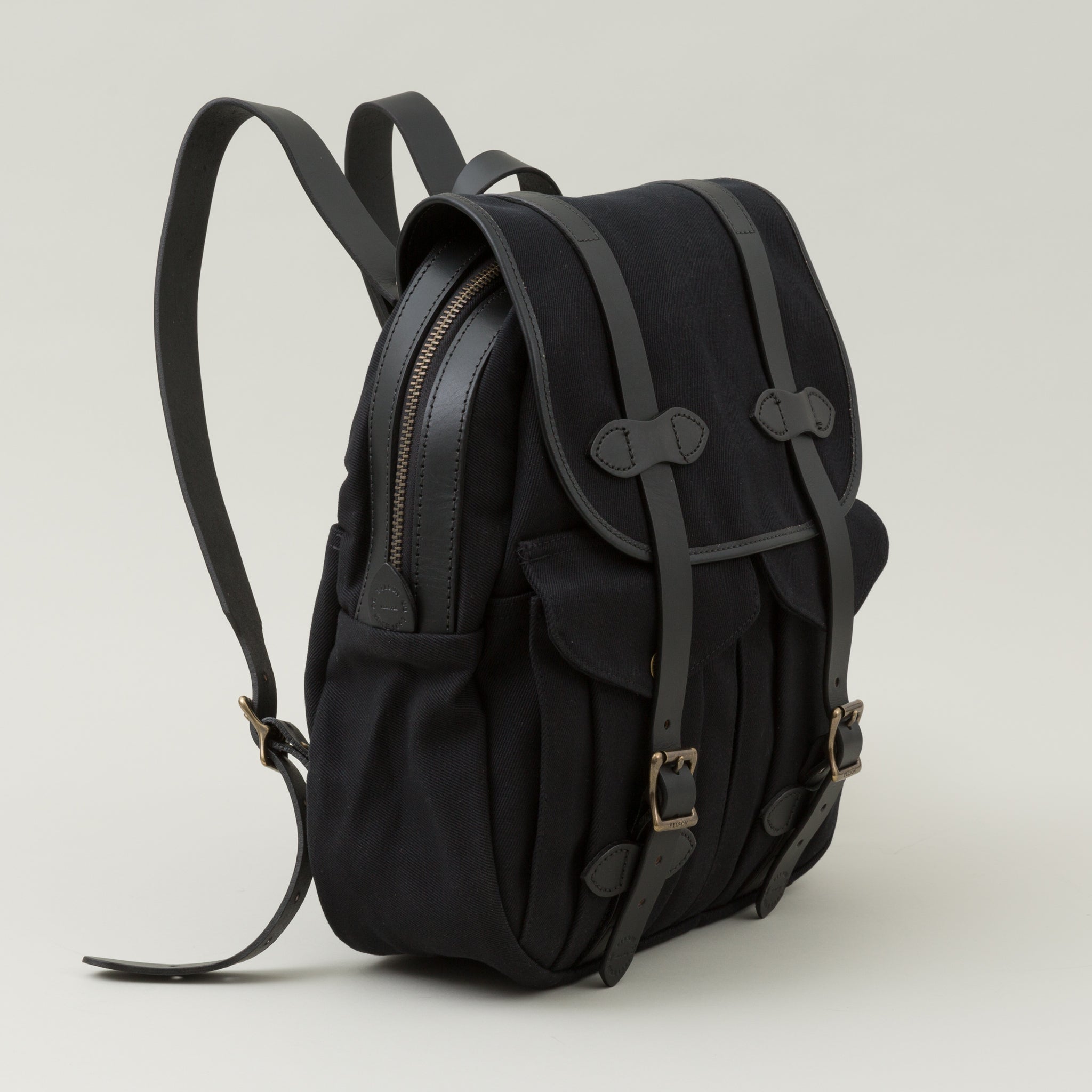 FILSON-RUGGED-TWILL-RUCKSACK-BLACK_X2_36ae203c-b22f-4cf2-a9ae-100c92fdf8a6_2048x.jpg