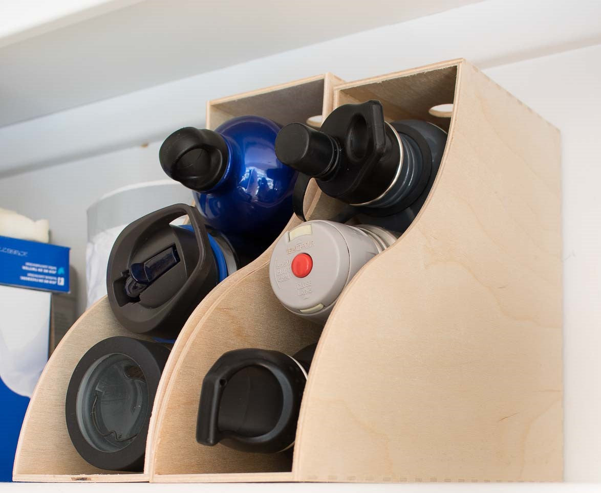 21 Smart Ways to Organize Water Bottles for a Tidy Kitchen – All