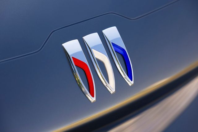 3D Buick logo on a car hood