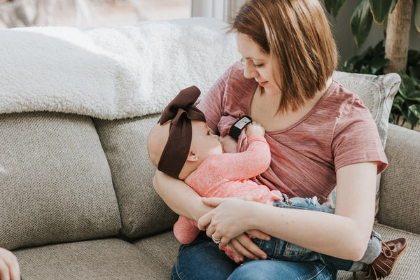 nurselet-new-mom-must-have-nursing-mom-breastfeeding-bracelet-band-wrap-maternity-one-size